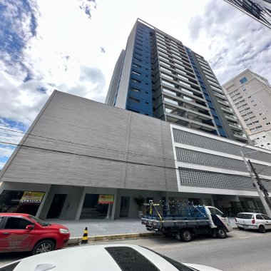🏡 Apartamento maravilhoso com 3 quartos apenas 400m da praia ao lado da Havan 🌊✨