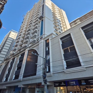OPORTUNIDADE - Vista mar e qualidade da construtora Branco com lazer no rooftop.