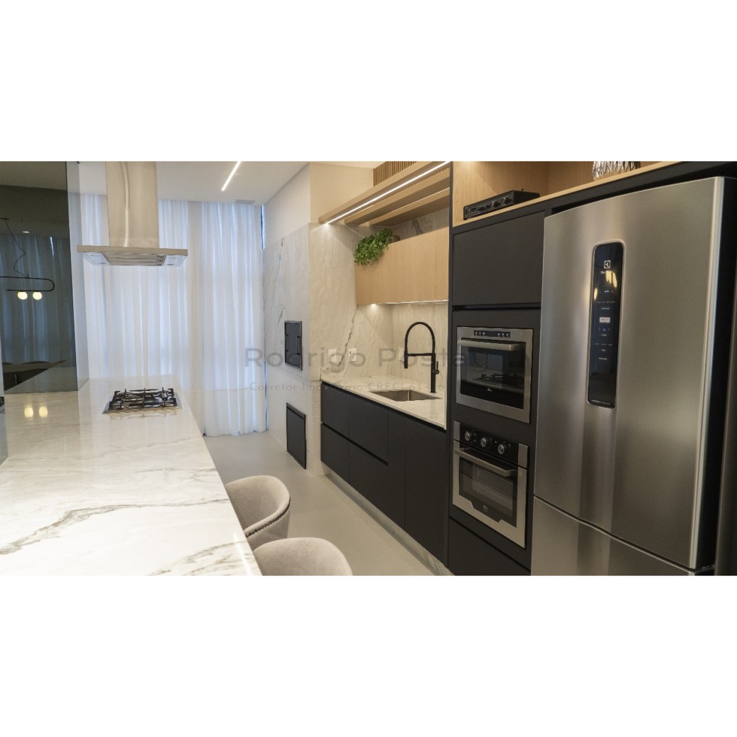 Entrada R$ 150 mil e saldo em 70x | Lazer completo, apenas 350m da praia! 