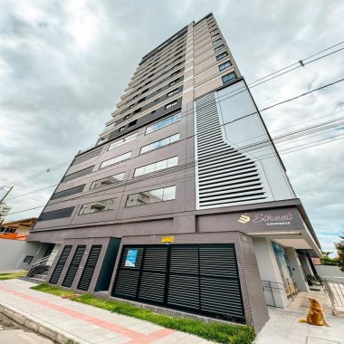 Apartamento 3 suítes pronto em excelente localização no bairro Pereque, entrada de apenas R$ 390 mil