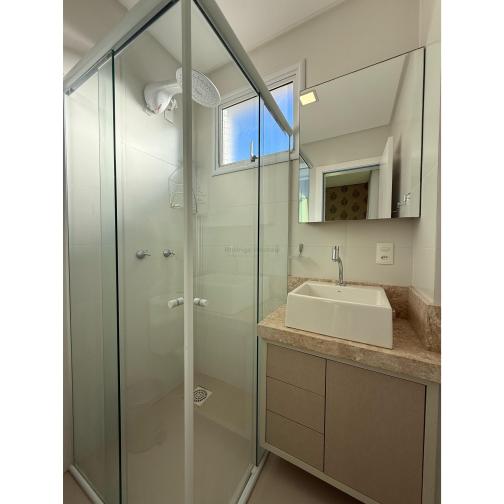 Apartamento com incrível vista mar no Centro Itapema Pronto para Morar - 03 Suítes sendo 01 Master 