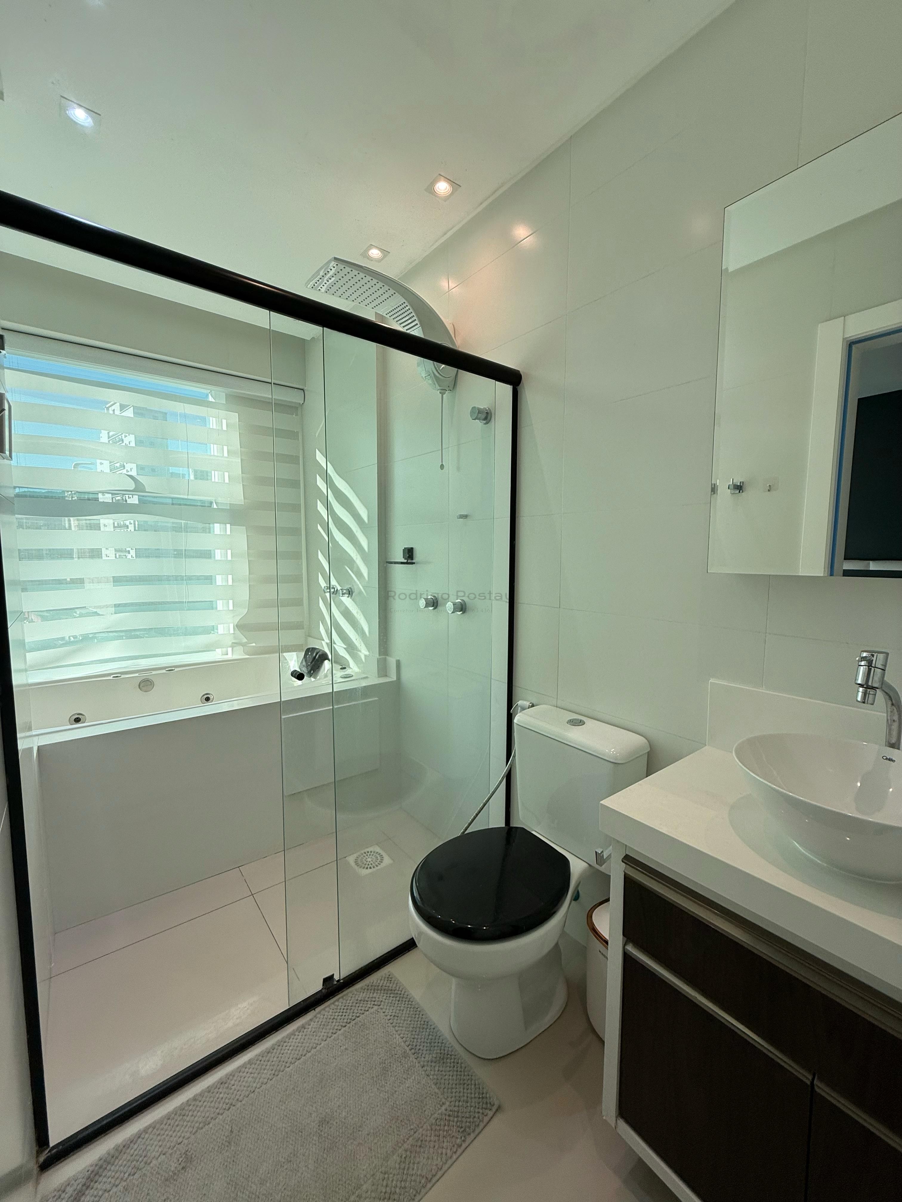 Apartamento com incrível vista mar no Centro Itapema Pronto para Morar - 03 Suítes sendo 01 Master 