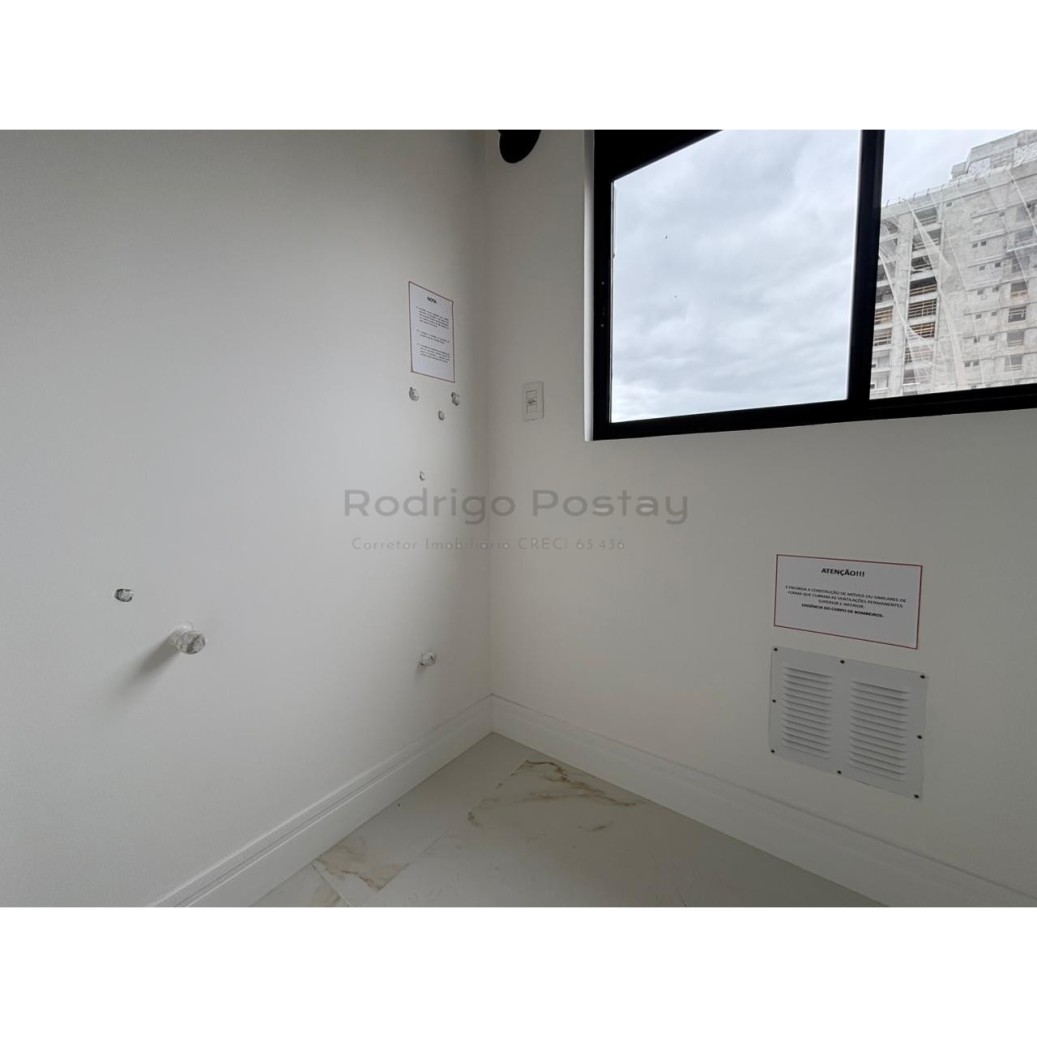 OPORTUNIDADE NA MEIA PRAIA💎Apartamento 3 suítes e lazer completo com preço de ocasião!