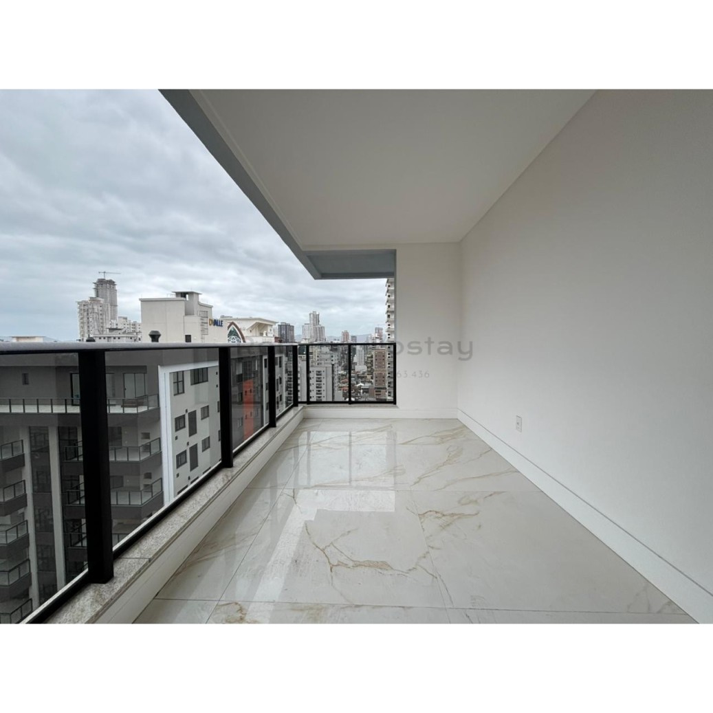 OPORTUNIDADE NA MEIA PRAIA💎Apartamento 3 suítes e lazer completo com preço de ocasião!