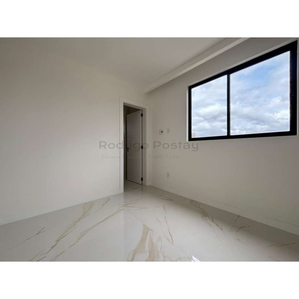 OPORTUNIDADE NA MEIA PRAIA💎Apartamento 3 suítes e lazer completo com preço de ocasião!