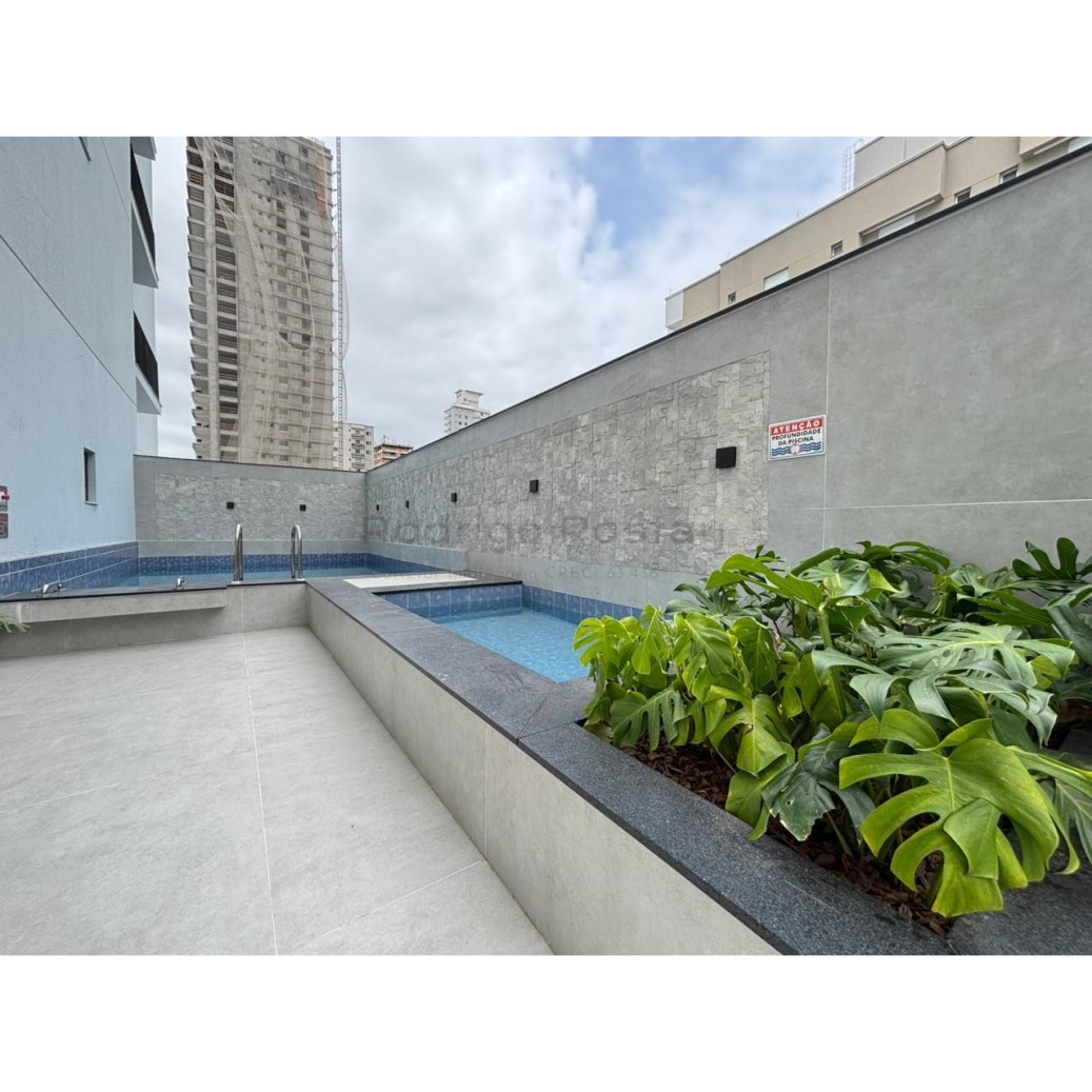 OPORTUNIDADE NA MEIA PRAIA💎Apartamento 3 suítes e lazer completo com preço de ocasião!