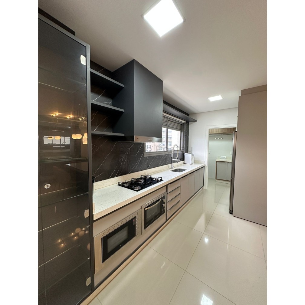 🏖️ APARTAMENTO DE ALTO PADRÃO À VENDA – 03 suítes e 02 Vagas 🏖️