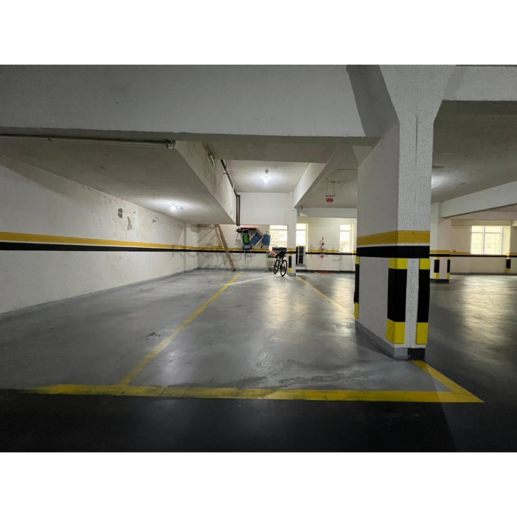 Apartamento 3 suítes e 2 vagas já mobiliado na Meia Praia