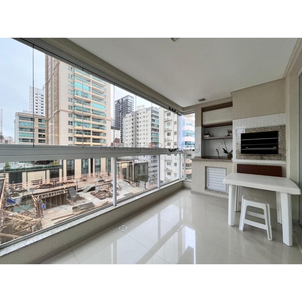 Apartamento 3 quartos e mobiliado na Meia Praia