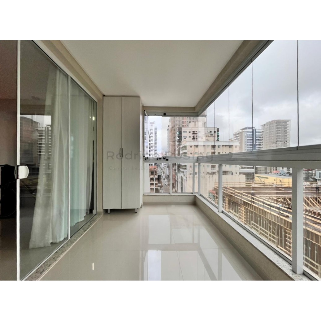 Apartamento 3 quartos e mobiliado na Meia Praia