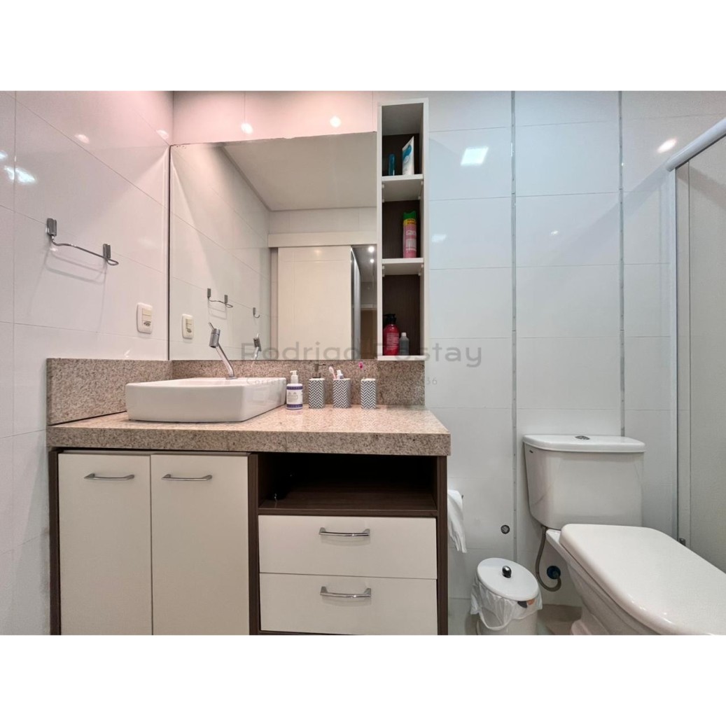 Apartamento 3 quartos e mobiliado na Meia Praia