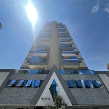 Apartamento 3 quartos e mobiliado na Meia Praia