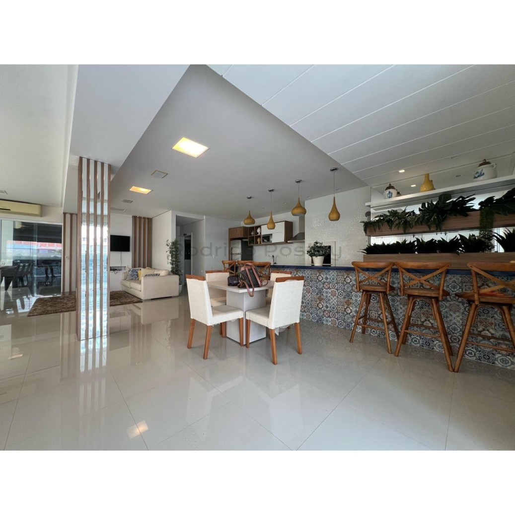 Apartamento 3 quartos e mobiliado na Meia Praia