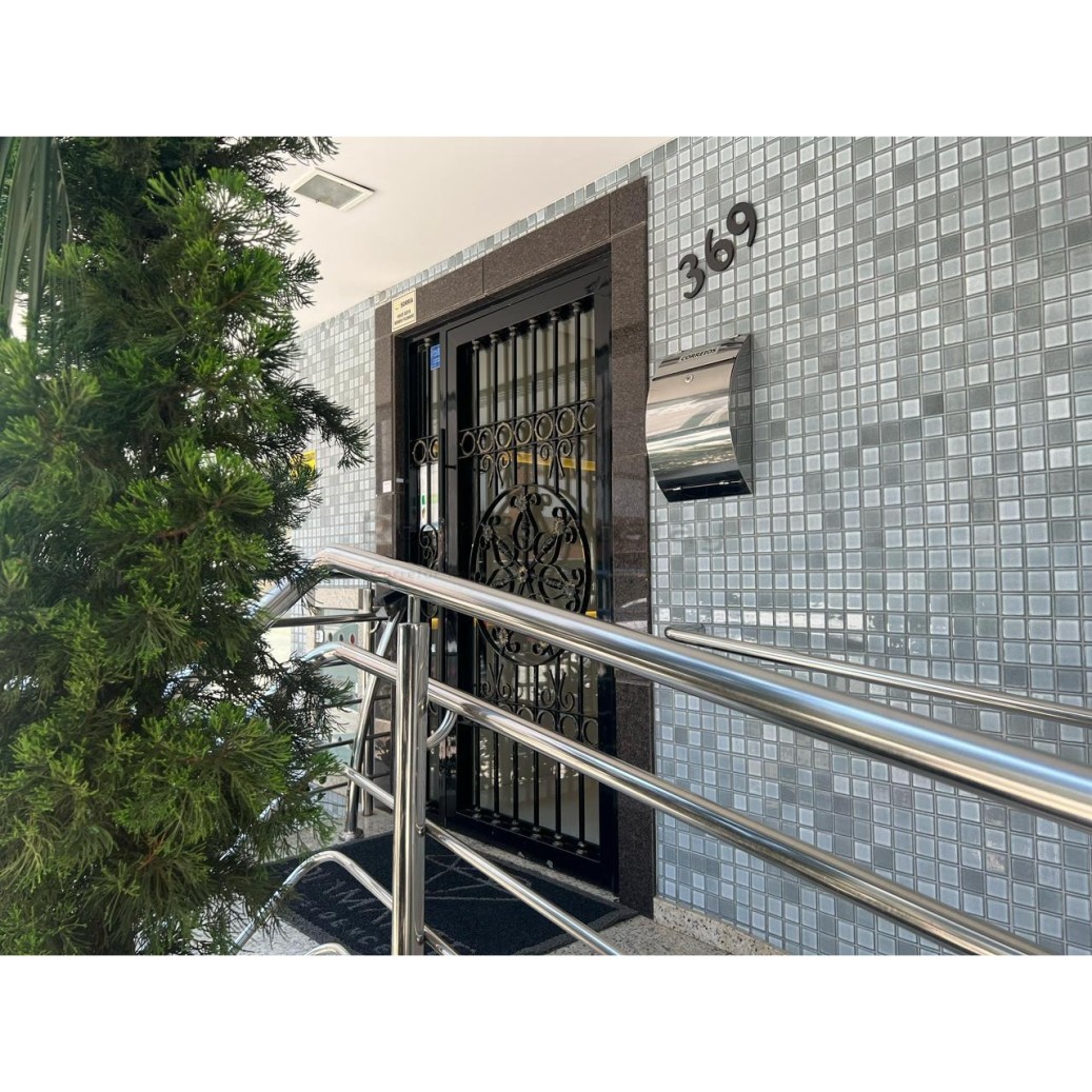 Apartamento 3 quartos e mobiliado na Meia Praia