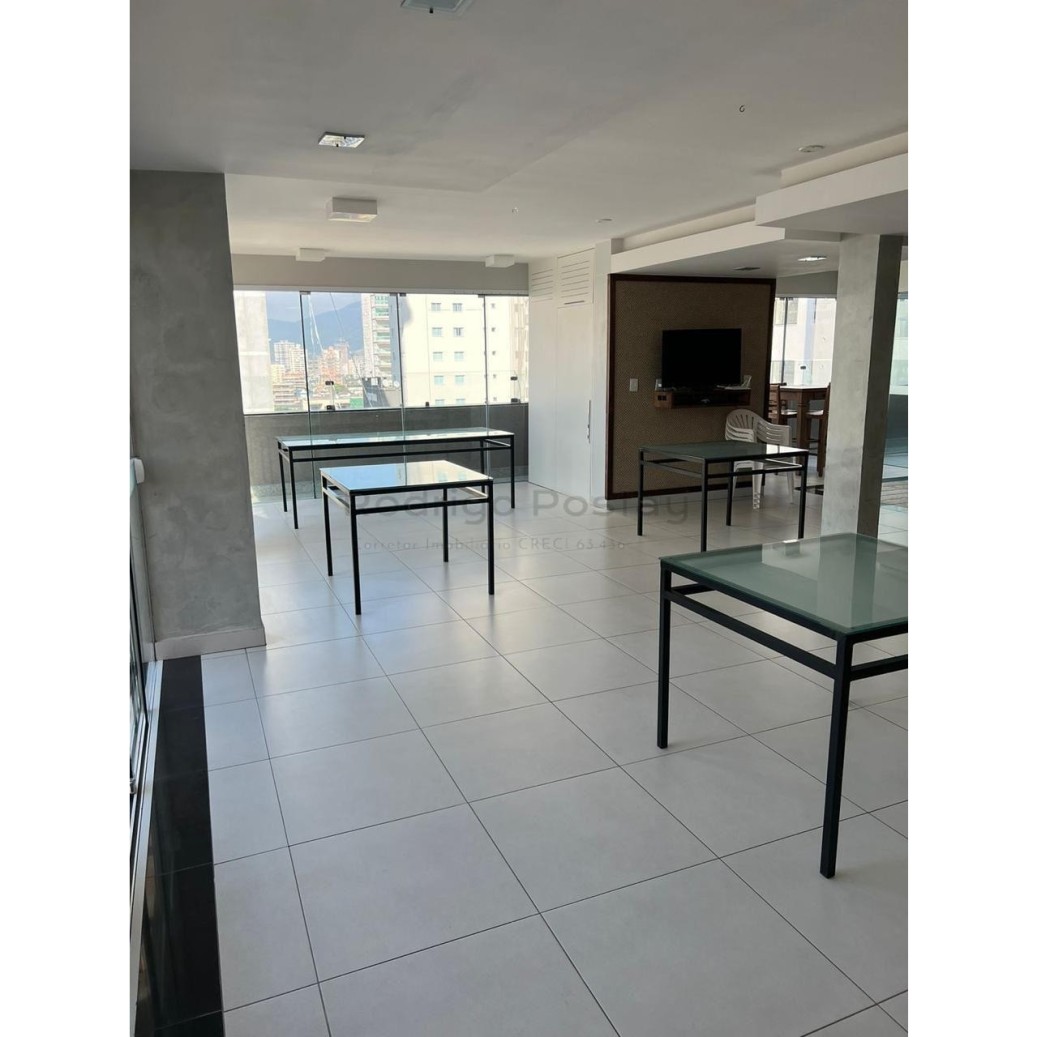 Apartamento de 4 dormitórios e mobiliado na Meia Praia