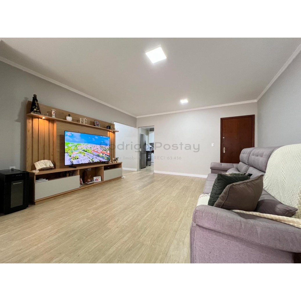 Apartamento de 4 dormitórios e mobiliado na Meia Praia