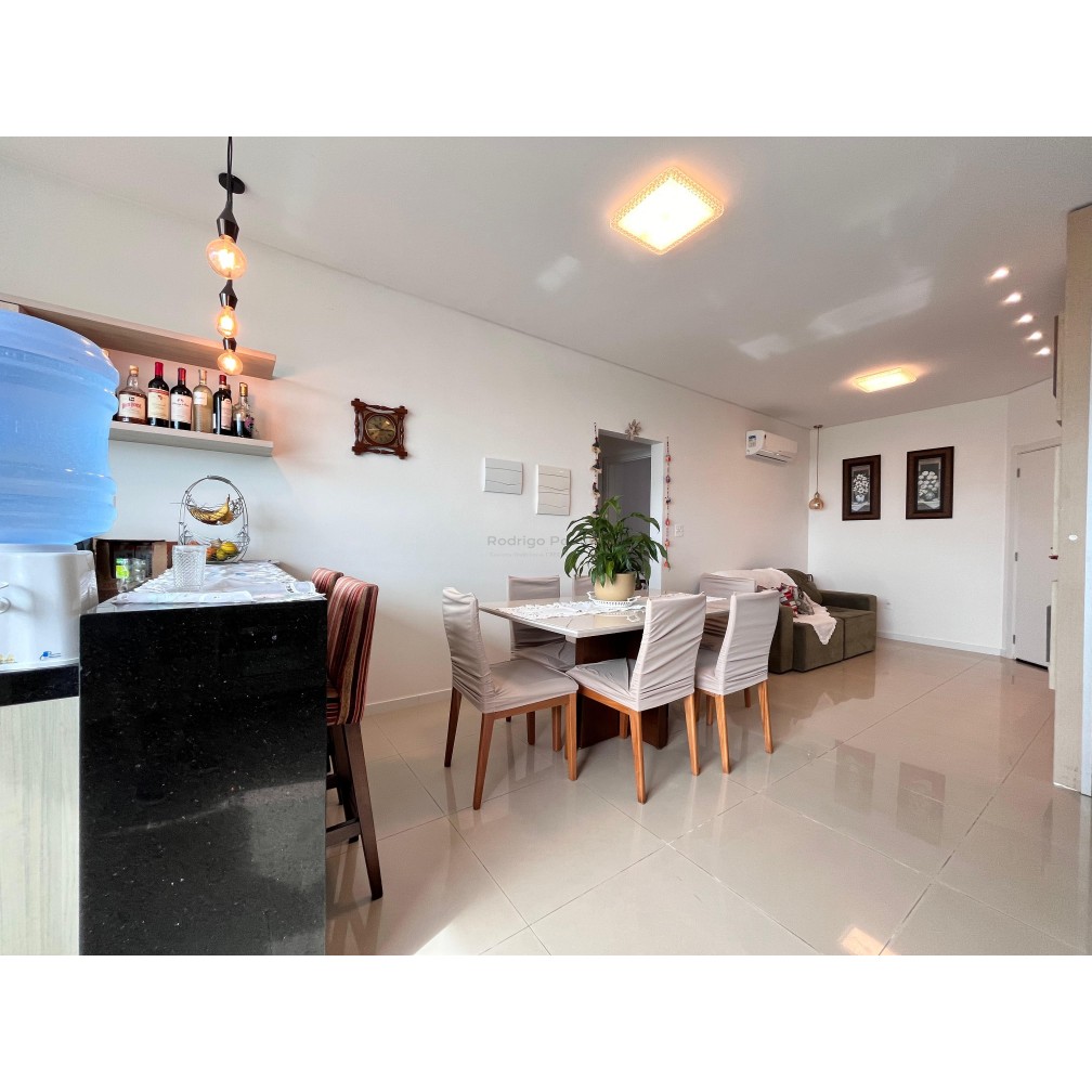 OPORTUNIDADE - Apartamento mobiliado em Porto Belo