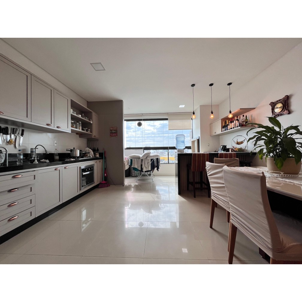 OPORTUNIDADE - Apartamento mobiliado em Porto Belo