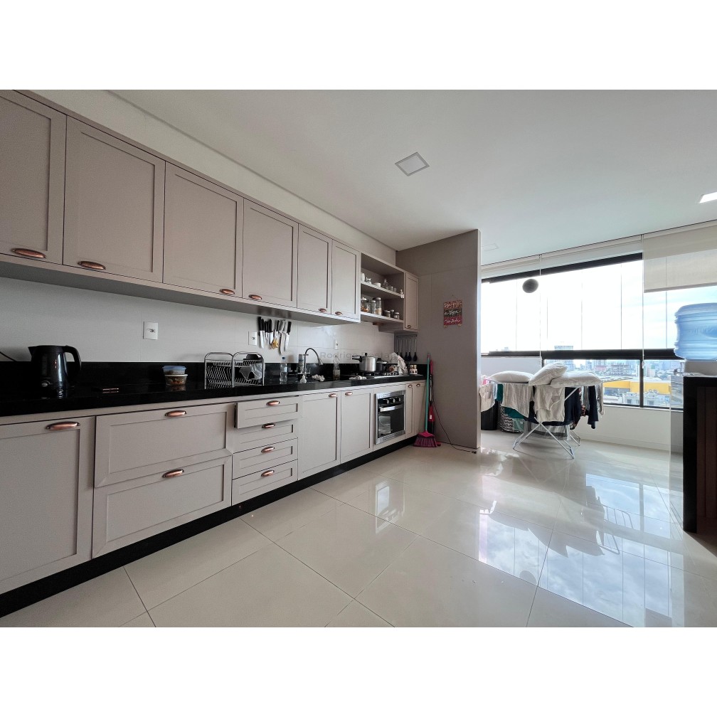 OPORTUNIDADE - Apartamento mobiliado em Porto Belo