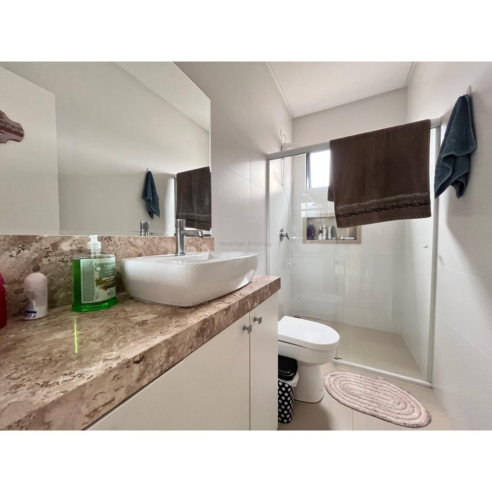 OPORTUNIDADE - Apartamento mobiliado em Porto Belo