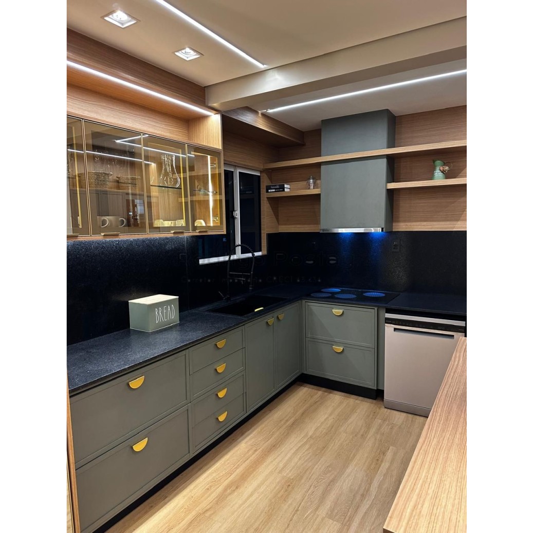 🏖️ Apartamento Finamente Mobiliado – 4 Quartos a Apenas 300m do Mar! 🌊