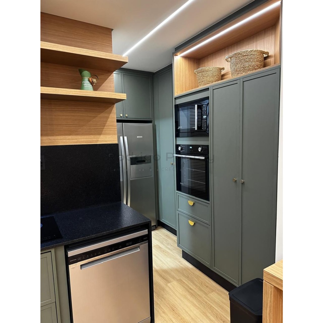 🏖️ Apartamento Finamente Mobiliado – 4 Quartos a Apenas 300m do Mar! 🌊