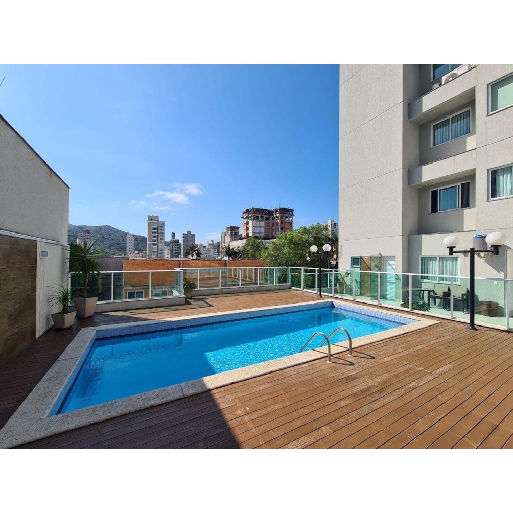 Apartamento Mobiliado com 2 Quartos (1 Suíte), Sacada com Churrasqueira e 70 m² de Área Privativa