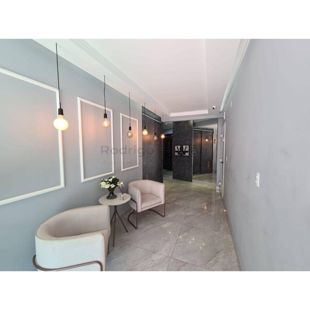 Apartamento Mobiliado com 2 Quartos (1 Suíte), Sacada com Churrasqueira e 70 m² de Área Privativa