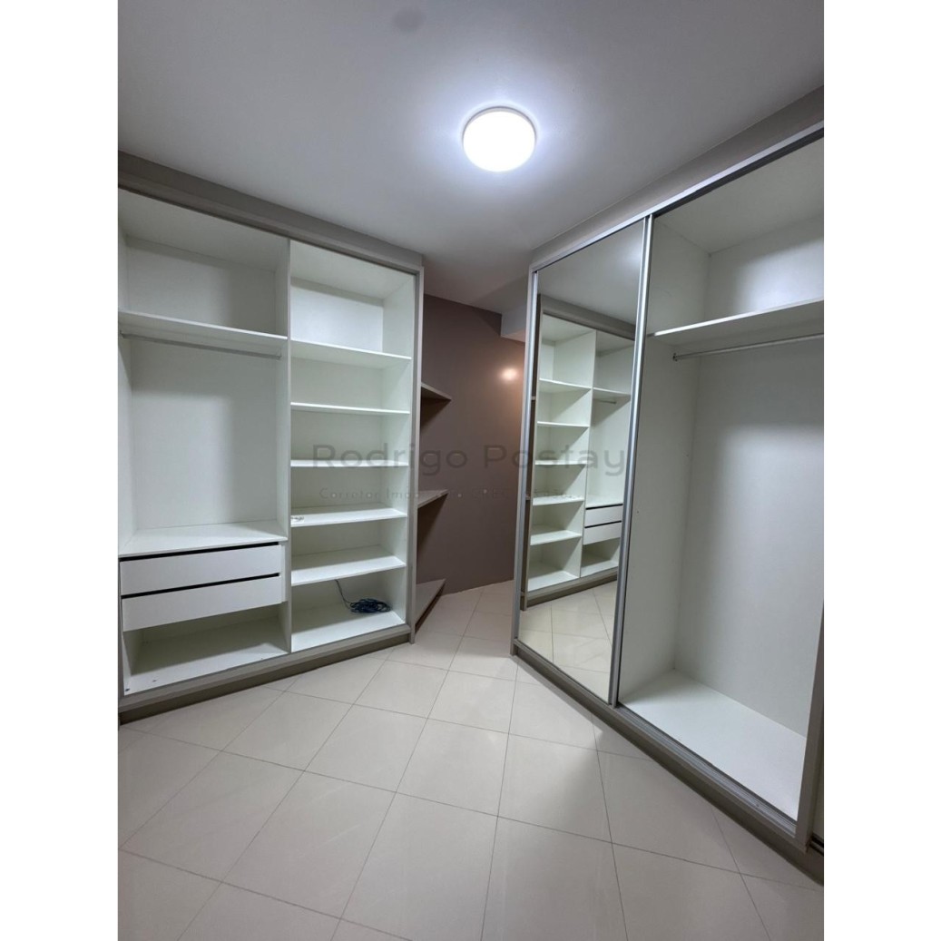 🏡 Apartamento à Venda em Meia Praia – Itapema/SC