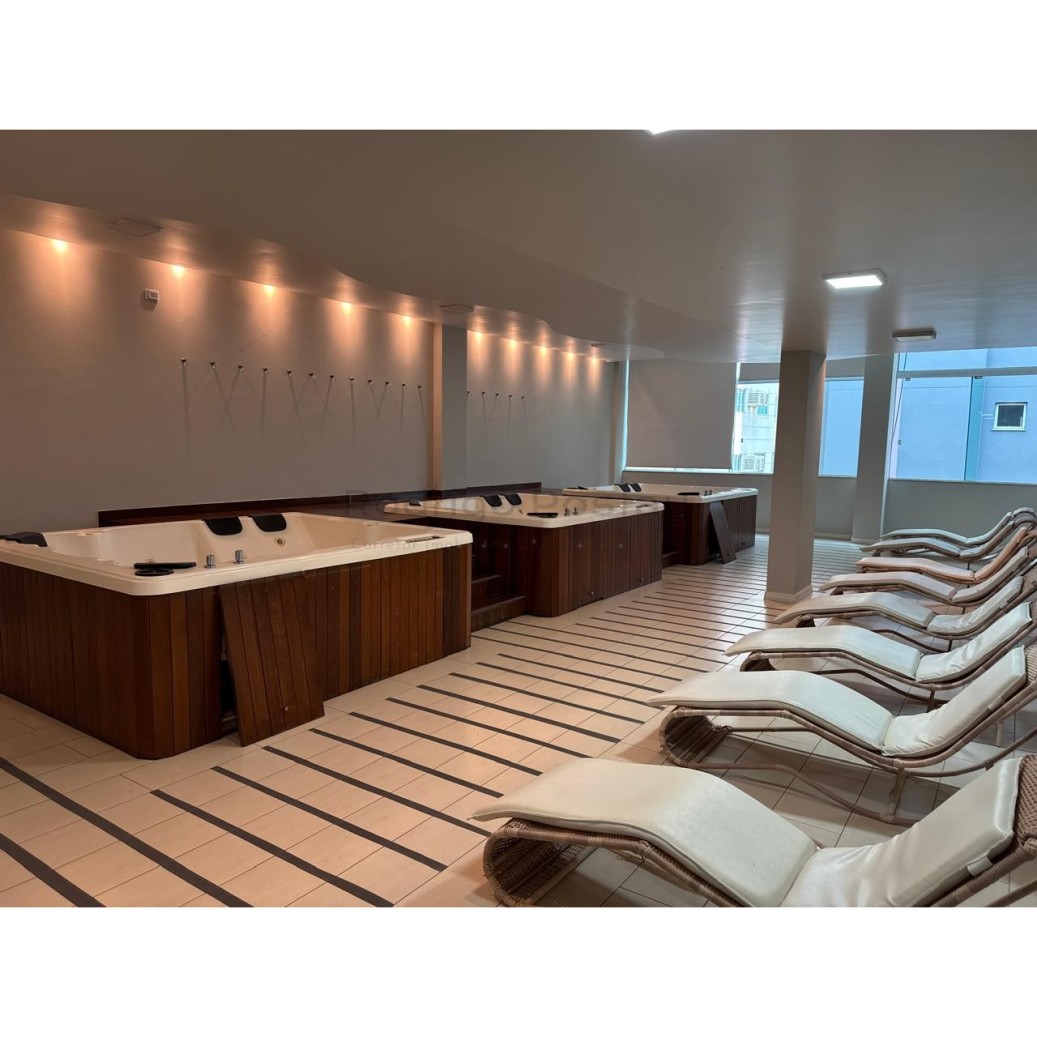 🏡 Apartamento à Venda em Meia Praia – Itapema/SC