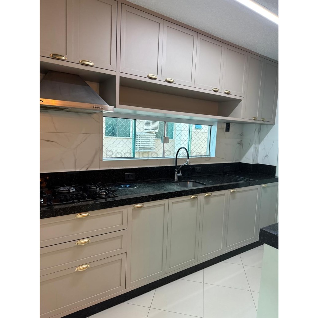 🏡 Apartamento à Venda em Meia Praia – Itapema/SC