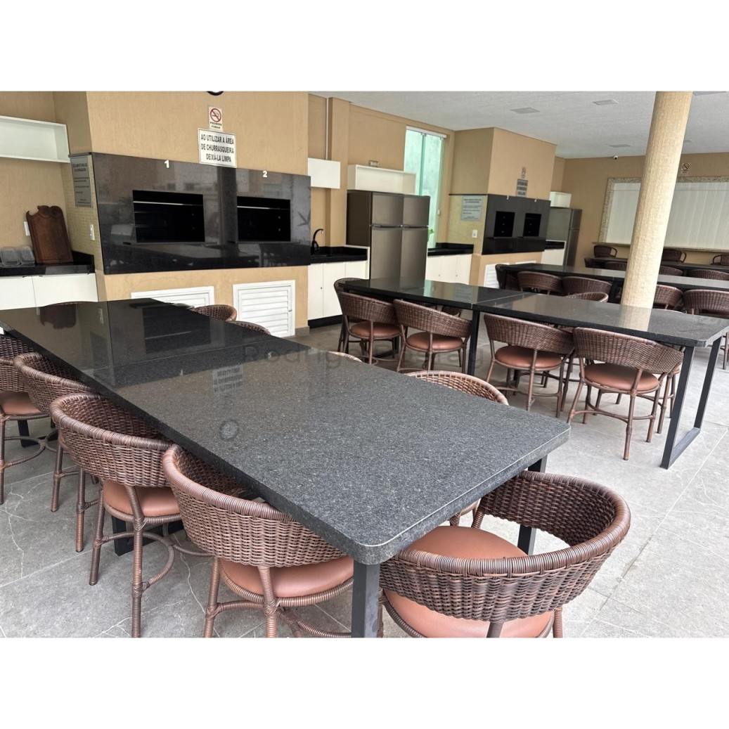 🏡 Apartamento à Venda em Meia Praia – Itapema/SC