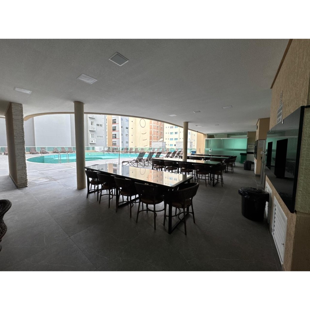 🏡 Apartamento à Venda em Meia Praia – Itapema/SC