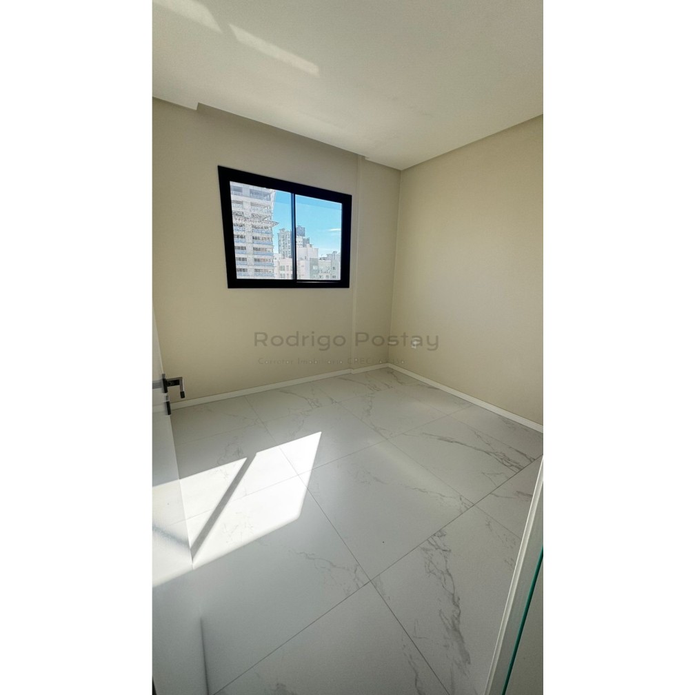 Apartamento 3 suítes na Meia Praia com pagamento em 100x