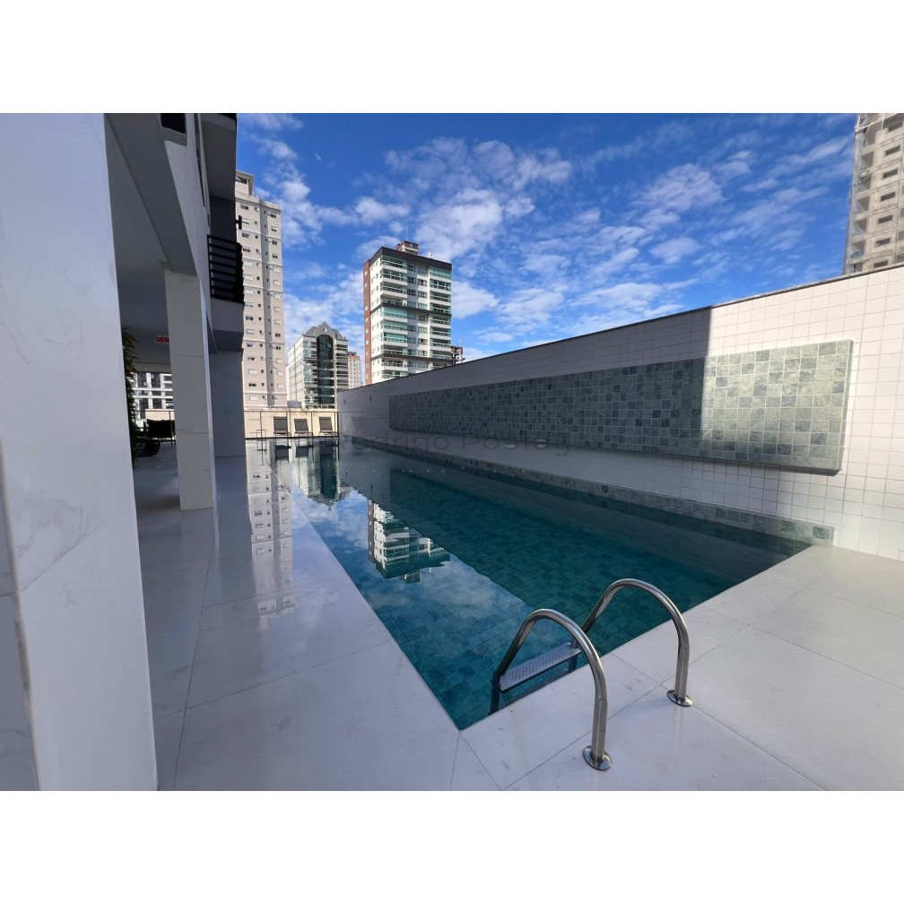 Apartamento 3 suítes na Meia Praia com pagamento em 100x