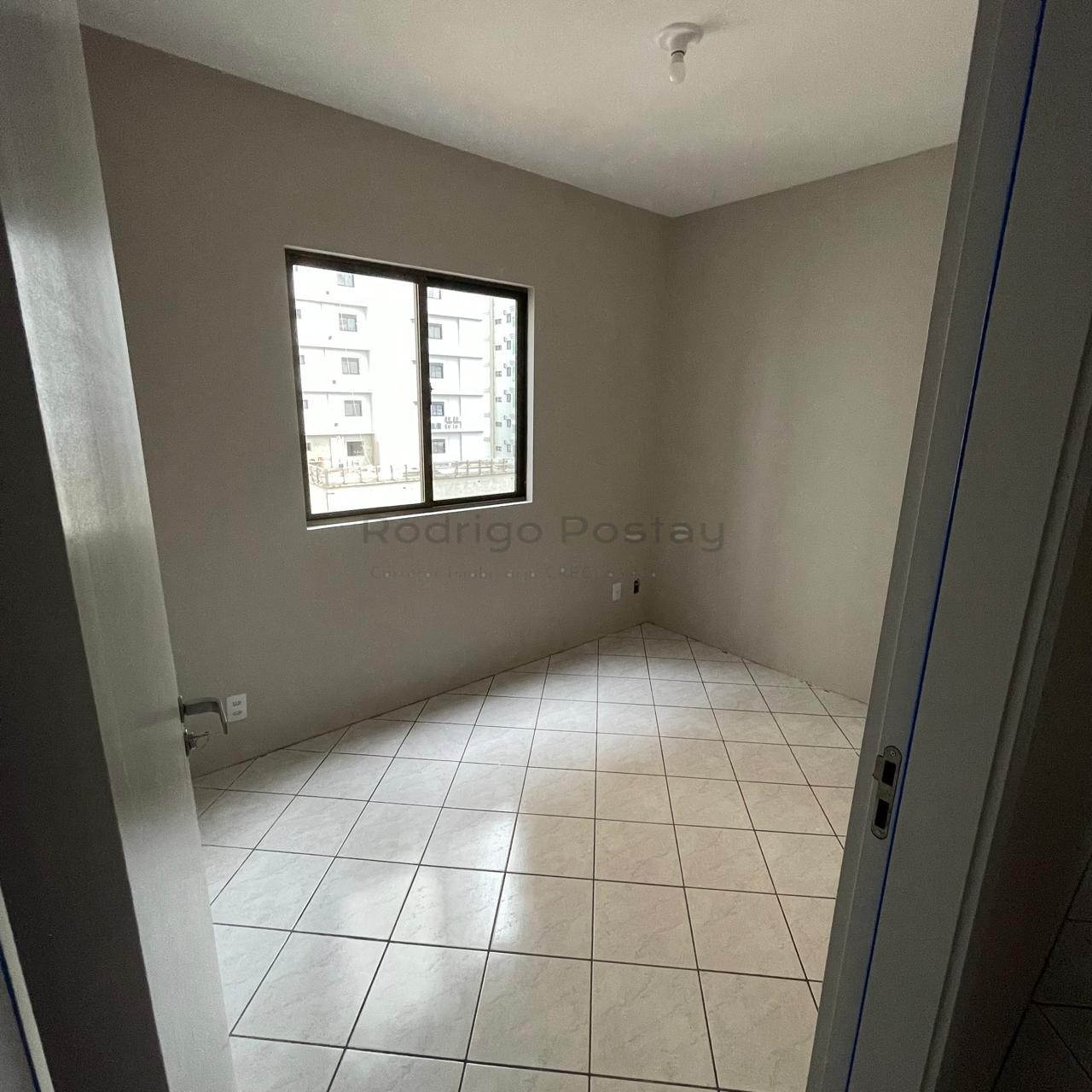 🏖️ Apartamento na Meia Praia — Apenas 250m do Mar! 🏖️