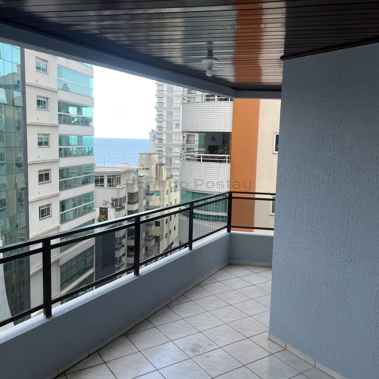 🏖️ Apartamento na Meia Praia — Apenas 250m do Mar! 🏖️