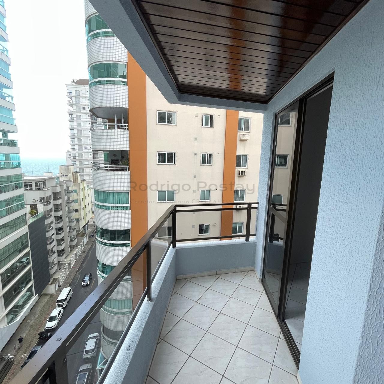 🏖️ Apartamento na Meia Praia — Apenas 250m do Mar! 🏖️