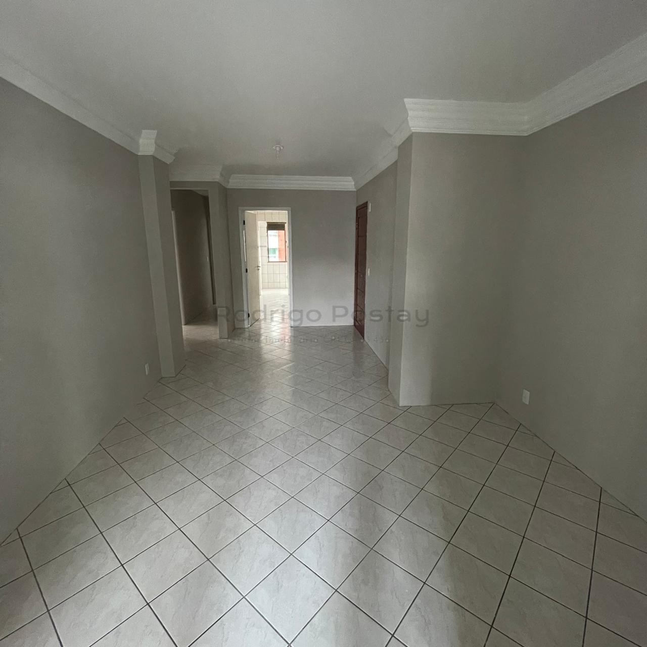 🏖️ Apartamento na Meia Praia — Apenas 250m do Mar! 🏖️