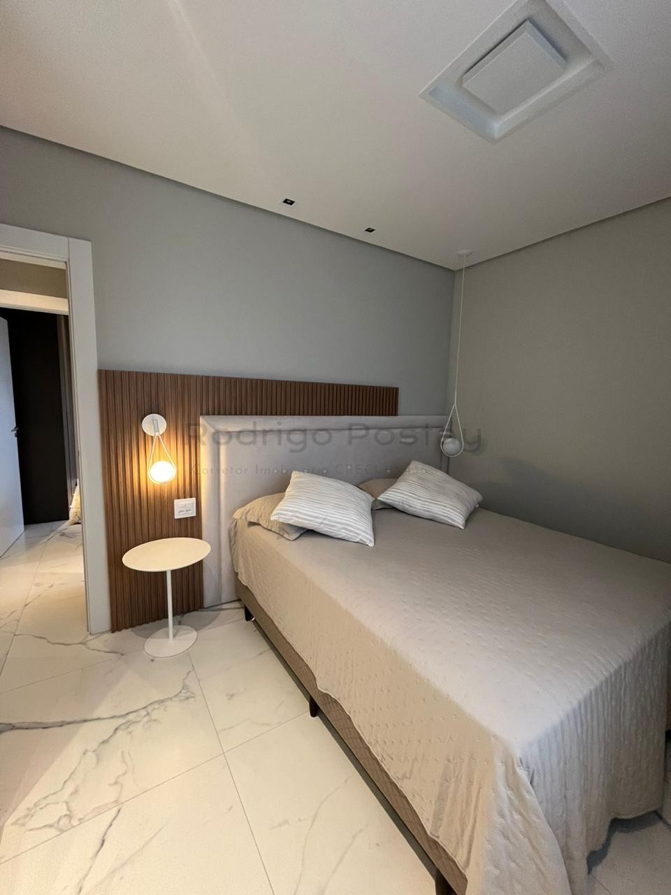 🏖️ APARTAMENTO 3 QUARTOS FINAMENTE MOBILIADO • PAGAMENTO EM ATÉ 72x Localizado na Meia Praia 