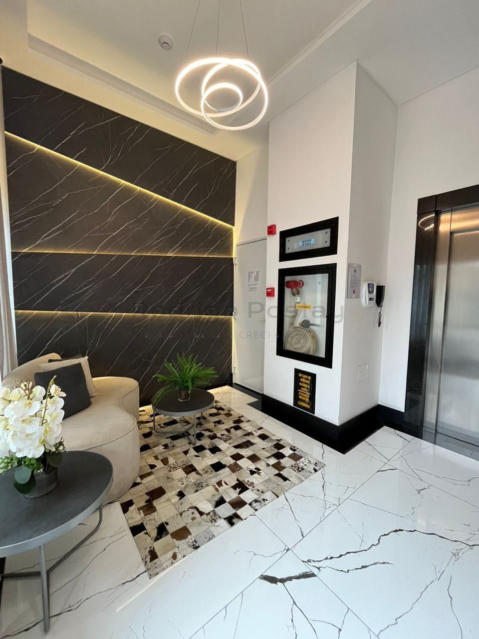 🏖️ APARTAMENTO 3 QUARTOS FINAMENTE MOBILIADO • PAGAMENTO EM ATÉ 72x Localizado na Meia Praia 