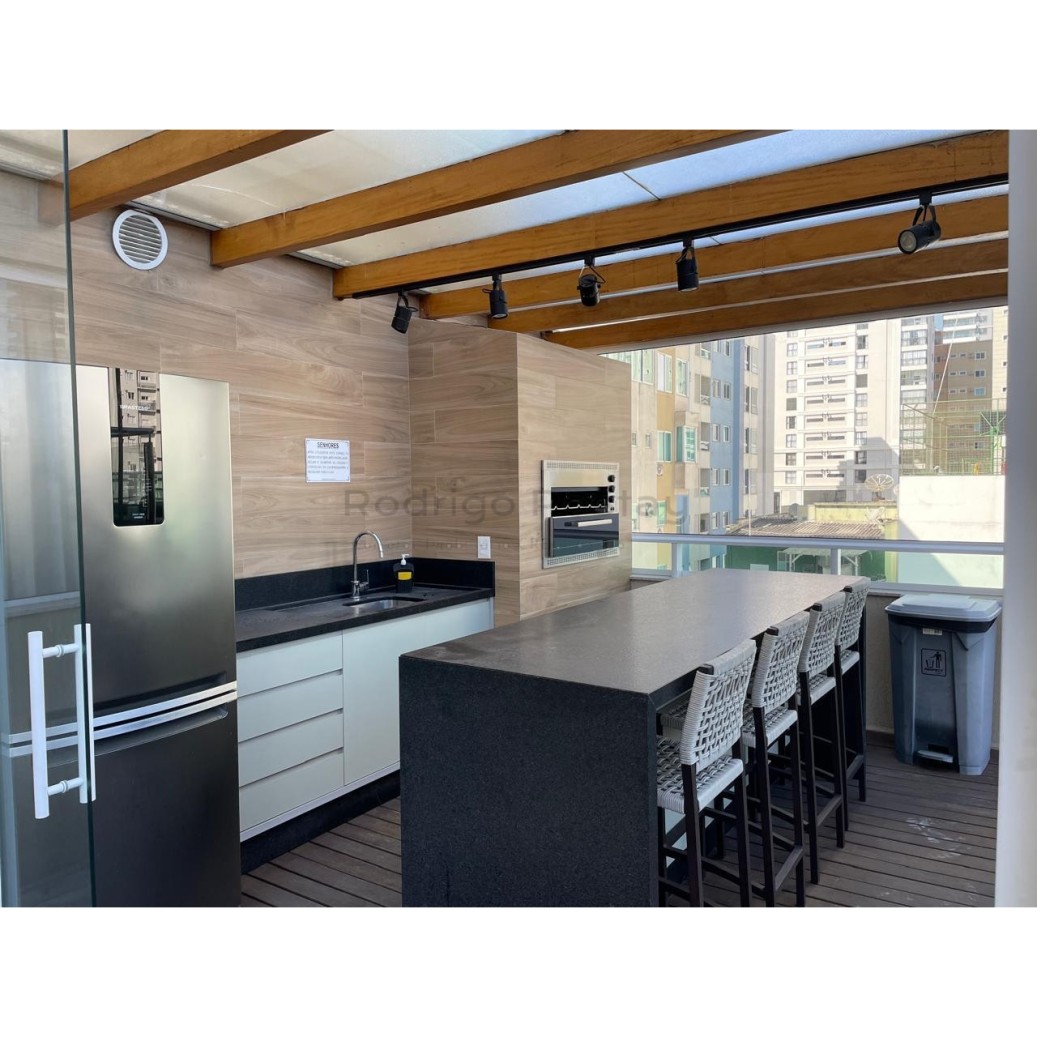 GIGANTE - AP NA MEIA PRAIA COM 176M² SENDO 3 SUÍTES + 3 VAGAS - SALDO EM 36X