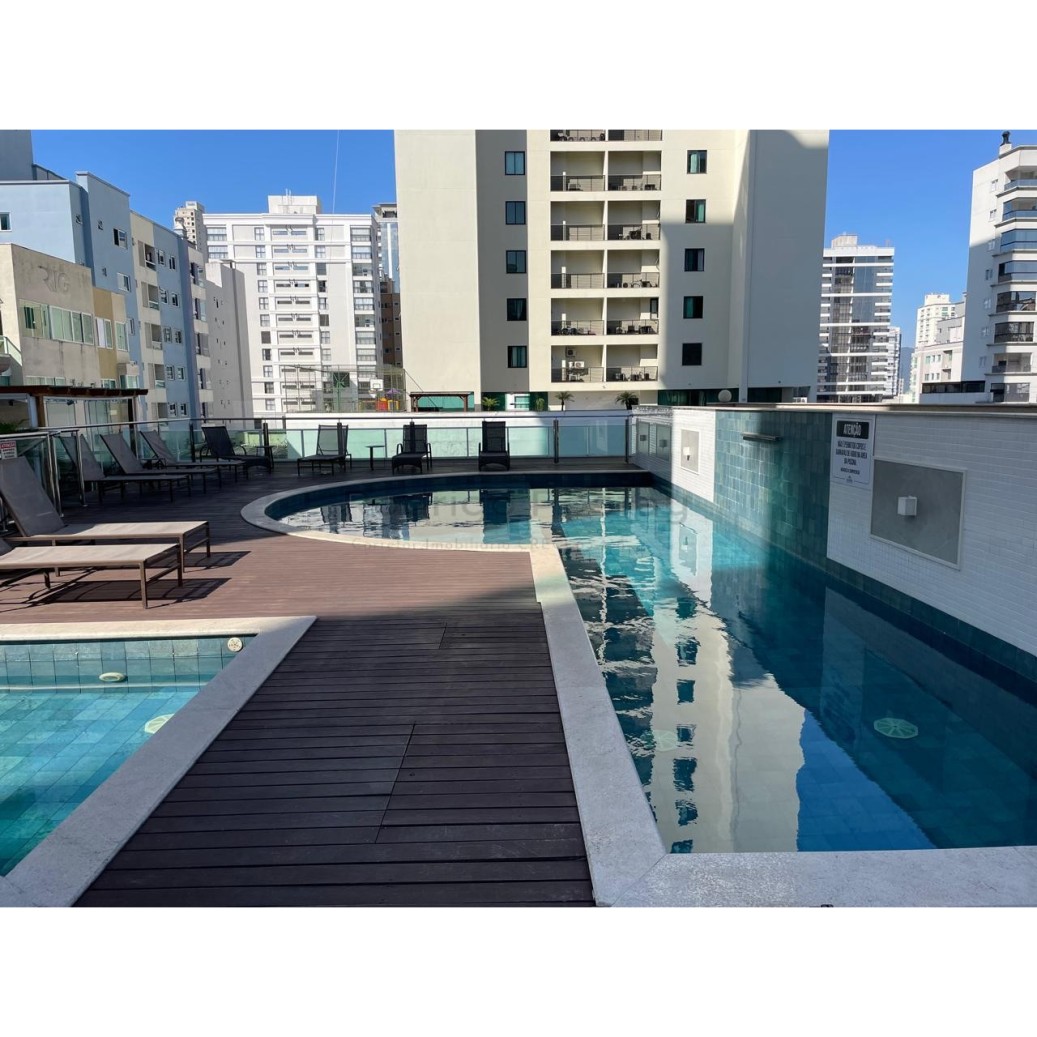 GIGANTE - AP NA MEIA PRAIA COM 176M² SENDO 3 SUÍTES + 3 VAGAS - SALDO EM 36X