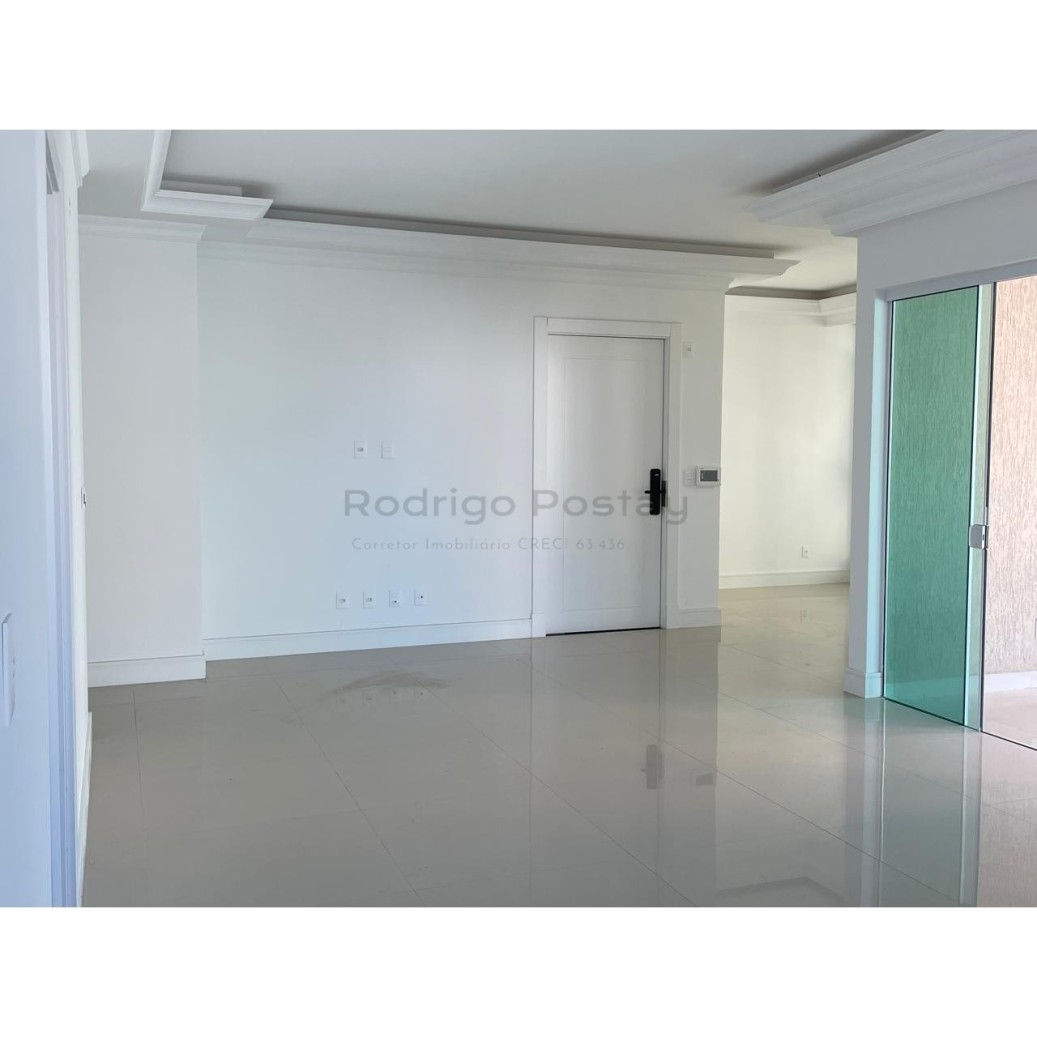 GIGANTE - AP NA MEIA PRAIA COM 176M² SENDO 3 SUÍTES + 3 VAGAS - SALDO EM 36X