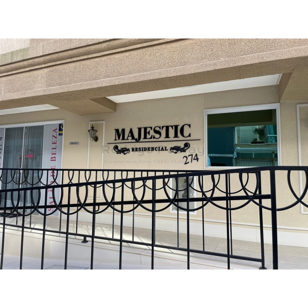 GIGANTE - AP NA MEIA PRAIA COM 176M² SENDO 3 SUÍTES + 3 VAGAS - SALDO EM 36X