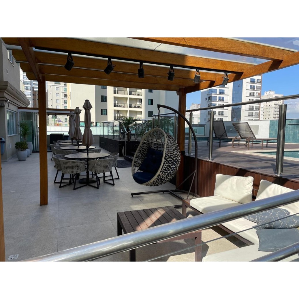 GIGANTE - AP NA MEIA PRAIA COM 176M² SENDO 3 SUÍTES + 3 VAGAS - SALDO EM 36X