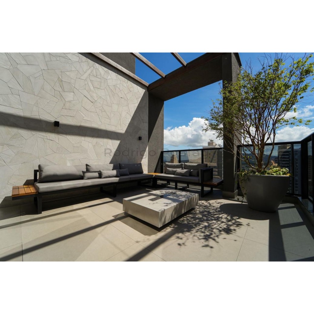 OFERTA IMPERDÍVEL - Lazer completo no rooftop e excelente localização!