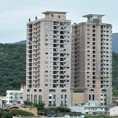 Apartamento com vista mar e lazer com 1200m²- excelente localização 
